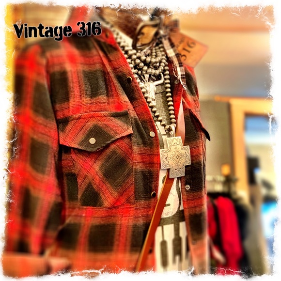 LAST ONE • Ombré Button Down Flannel - Picture 3 of 5